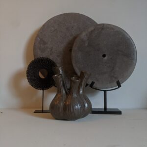 Aglio bronze vase