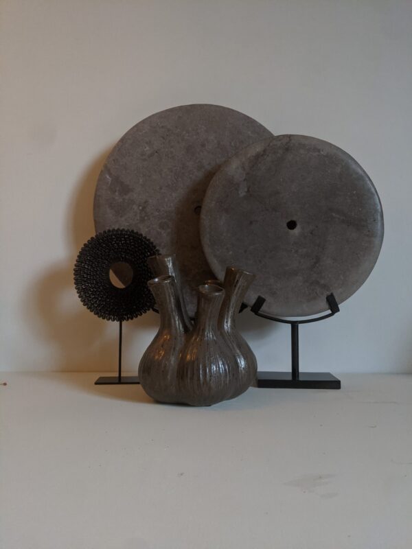 Aglio bronze vase