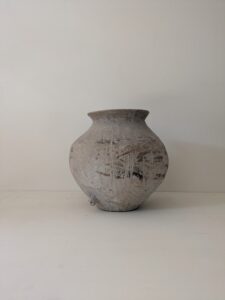 Waterkruik, oude kruik, geleefd kruik, meerdere kleuren kruik, naturel kleurige kruik, oude kruik, oude pot, oude vaas