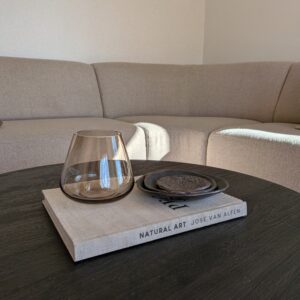 Artic vaas medium, Artic vaas, Glazen vaas, Glazen vaas ivory, Ivory vaas, Beige kleurige vaas, Glazen vaas, Glazen bloemenvaas. Taupe kleurige glazen kaarshouders, Kaarshouder bruin